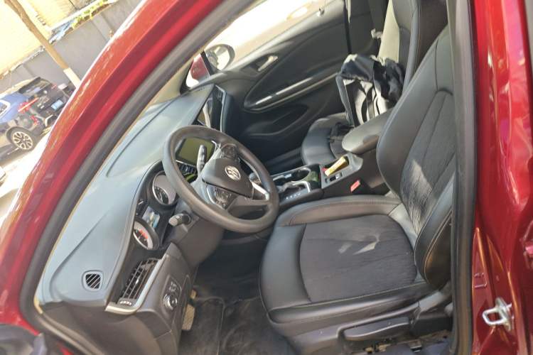 Used Buick Verano 2015 Sedan 20T Dual-Clutch Leading Model Left Front Seat