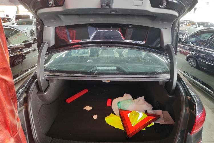 Used Volkswagen Passat New Energy 2025 430 PHEV Hybrid Business Edition Trunk