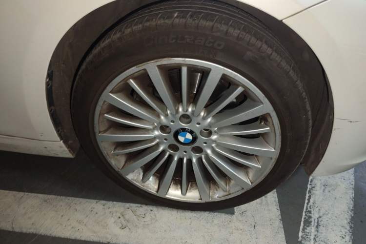 Used BMW 3 Series 2018 320Li Fashion Model Right Front Wheel Hub