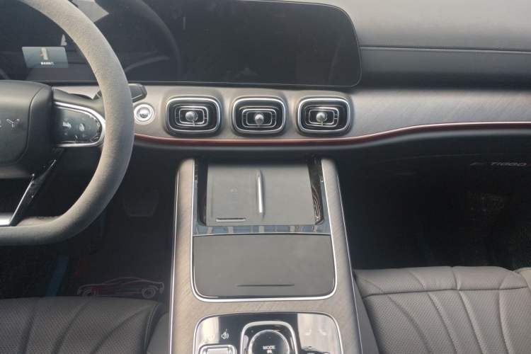 Used Chery Tiggo 9 2025 2.0T Dual-Clutch Two-Wheel Drive Luxury Edition 5 Seats