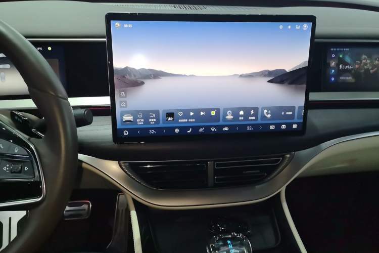 Used Denza D9 2025 DM-i Intelligent Drive 1020 Four-Wheel Drive Flagship Model
