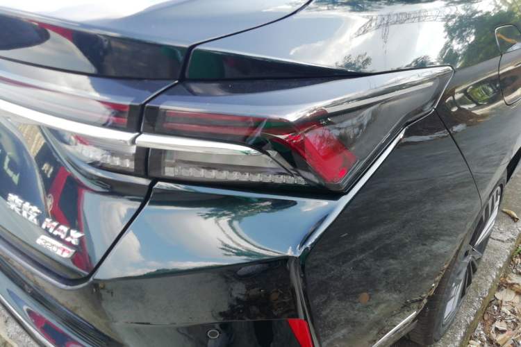 Used Dongfeng Aeolus Yixuan MAX 2023 1.5T Ultra-Stylish Trendsetting Dad Edition