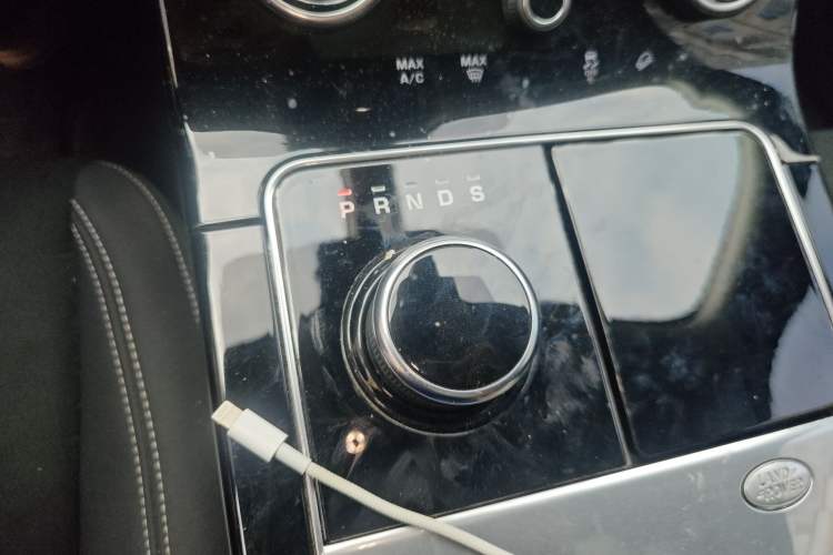 Used Land Rover Range Velar 2019 250 PS Gear Lever