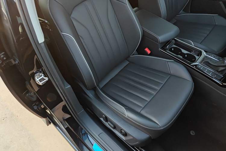 Used Volkswagen Passat 2022 330TSI Elite Edition Custom Version
