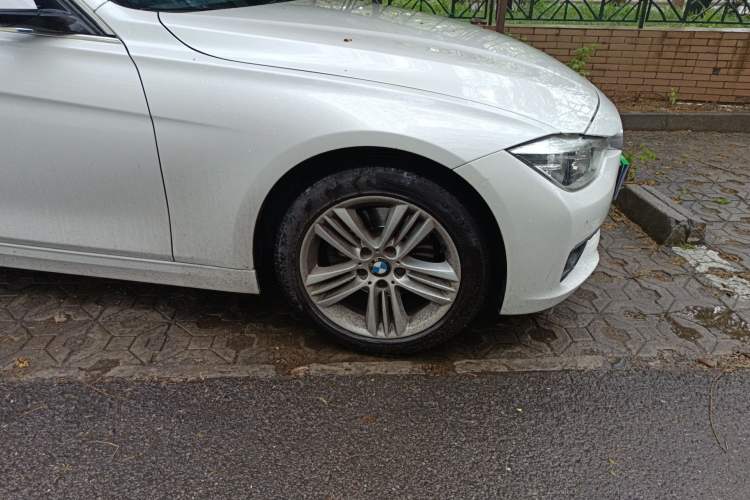Used BMW 3 Series 2017 320Li Fashion Model Right Front Wheel Hub