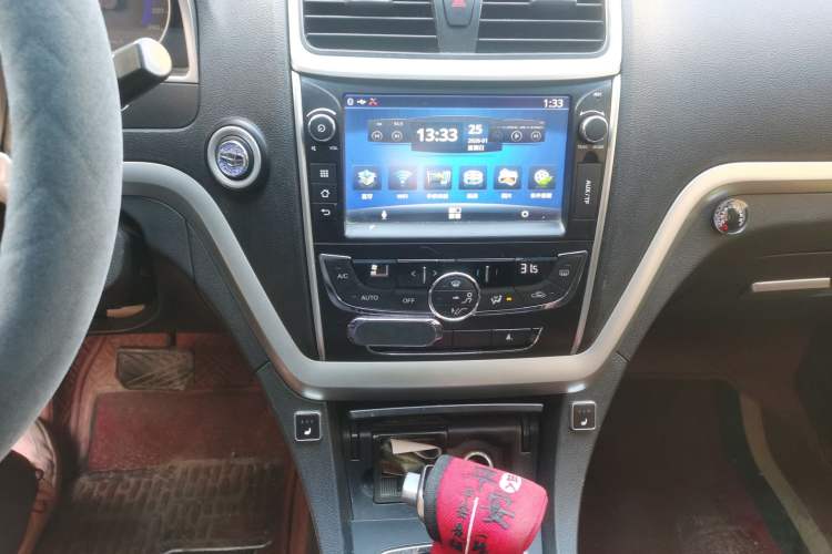 Used Geely Auto Emgrand 2014 Hatchback 1.3T CVT Elite Model
