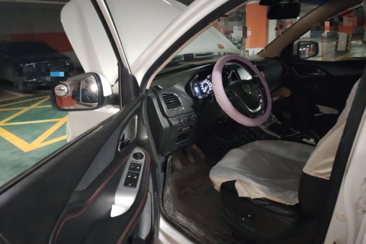 Used Baojun 560 2015 1.8L manual luxury version