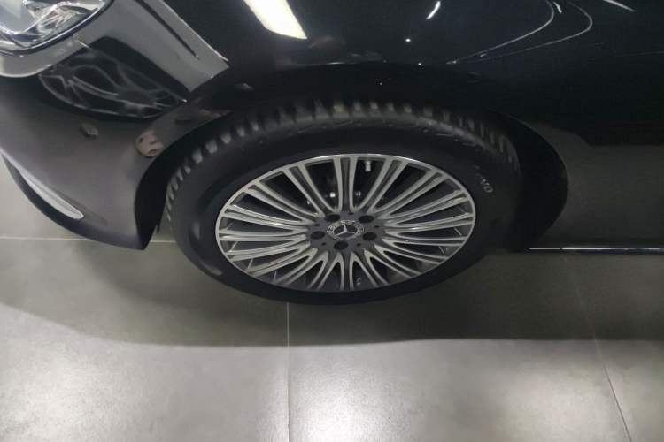 Used Mercedes-Benz E-Class 2022 Second Facelift E 300 L Luxury Edition
