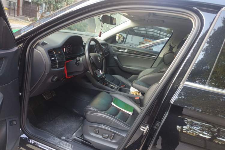 Used Skoda Kodiaq 2019 Facelifted TSI330 5-Seater Two-Wheel-Drive Luxury Enjoyment Edition China VI Standard