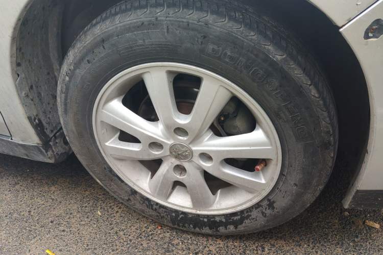 Used Venucia D50 2013 1.6L Manual Fashion Edition Right Front Wheel Hub