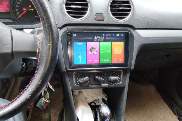 Used Volkswagen Jetta 2015 Value Edition 1.6L Automatic Comfort Version Audio And AC Panel