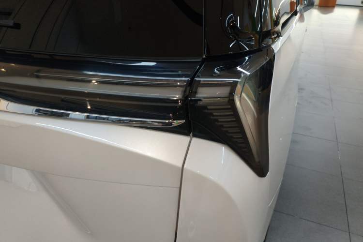 Used Buick GL8 New Energy 2024 Lu Zun Deluxe Edition 7-Seater