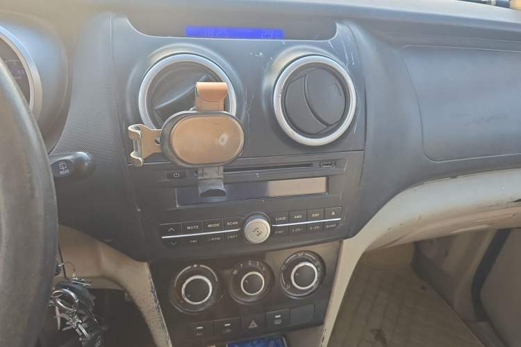 Used CHANGAN KAICHENG Ounuo S 2013 1.5L Elite Model
