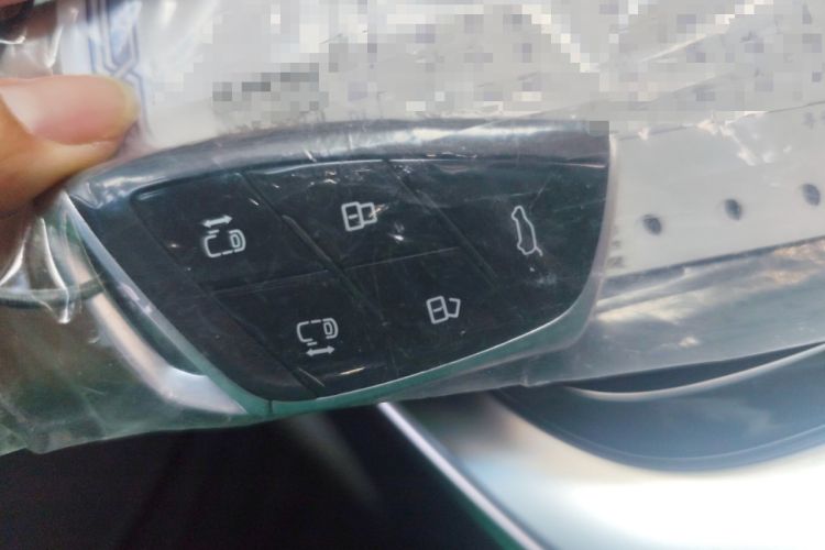 Used SAIC MAXUS G90 2024 2.0T Xingyun Seven-Seater Version