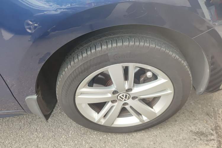 Used Volkswagen Sharan 2018 380TSI Comfort Edition 7-Seater Right Front Wheel Hub