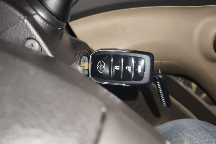 Used Toyota Highlander 2009 2.7L Two-Wheel Drive 7-Seater Luxury Edition
