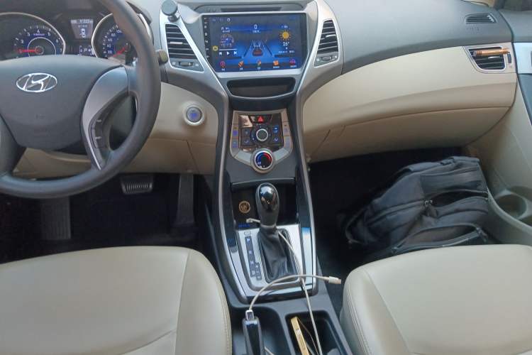 Used Hyundai Elantra (5th Generation / Langdong) 2015 1.6L Automatic Leading Model