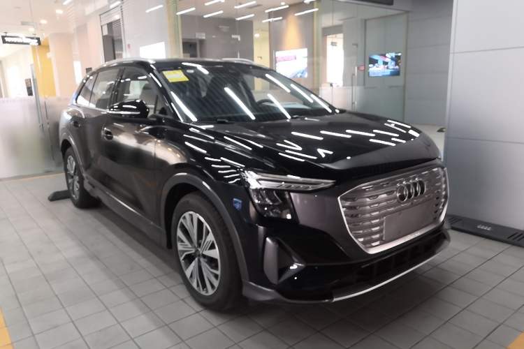 Used Audi Q5 e-tron 2023 40 e-tron Shining Edition Brocade Suit