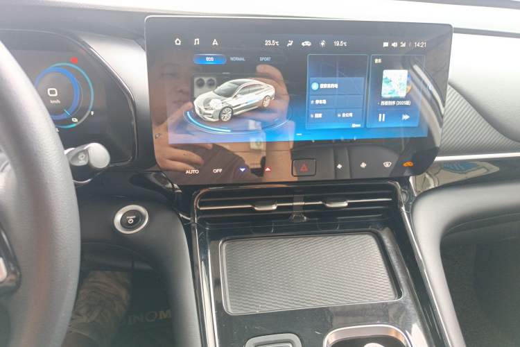 Used GAC Group EA6 2021 Luxury Edition Audio And AC Panel