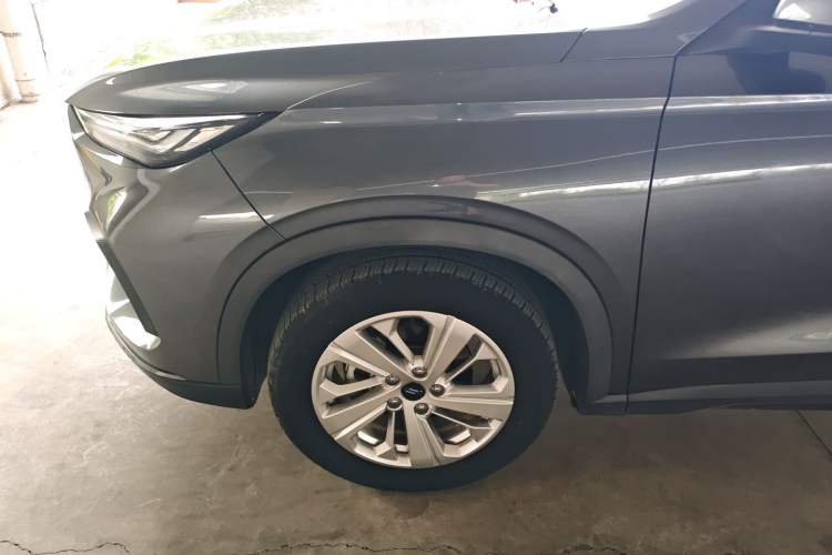 Used CHANGAN OSHAN X5 2021 1.6L CVT Luxury Model Left Front Wheel Hub