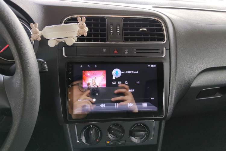 Used Volkswagen Polo 2014 1.4L Automatic Comfort Edition Audio And AC Panel