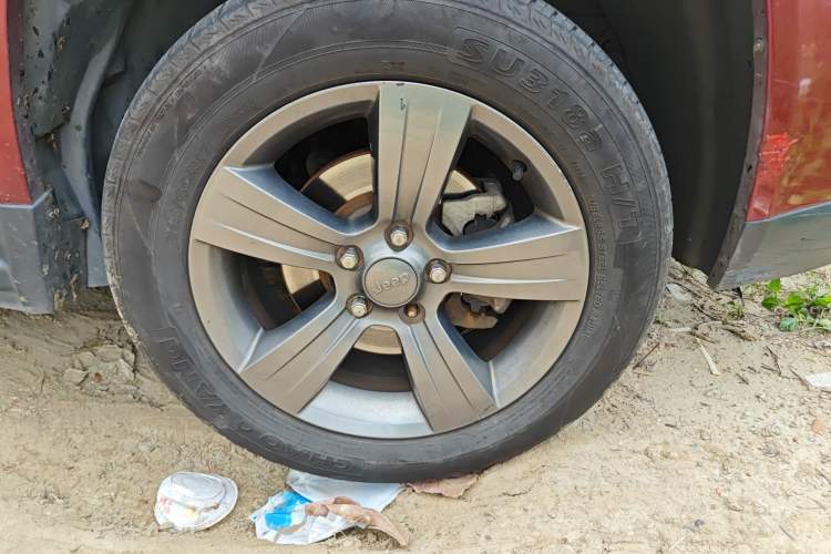 Used Jeep Compass 2014 2.4L four-wheel drive sport version