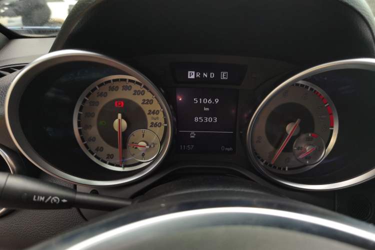 Used Mercedes-Benz SLK-Class 2011 SLK 200 Fashion Model Odometer Close Up