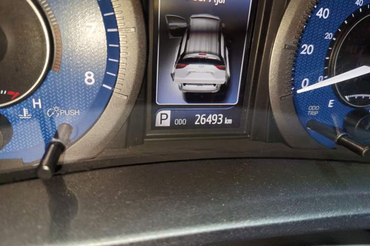 Used Toyota SIENNA 2019 3.5L Four-Wheel Drive LE Version 7 Seats – Canadian Edition
