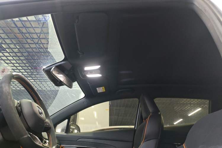 Used CHANGAN UNI-T 2022 1.5T Sport Edition Flagship Version Headliner