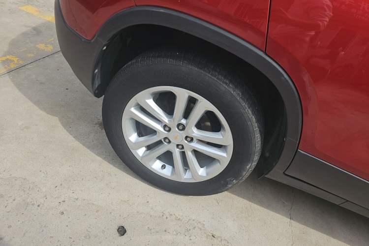 Used Chevrolet Trax 2016 1.4T Manual Two-Wheel Drive Comfort Version with Sunroof