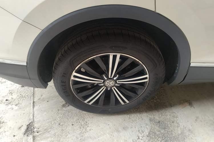 Used Volkswagen Tiguan L 2019 Updated Version 330TSI Automatic Two-Wheel Drive Panoramic Comfort Edition China VI Standard