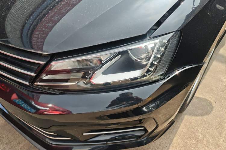 Used Volkswagen Sagitar 2018 280TSI DSG Ignite Edition Left Front Headlight