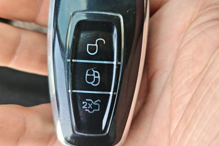 Used Ford Focus 2012 Sedan 1.6L Automatic Fashion Edition
