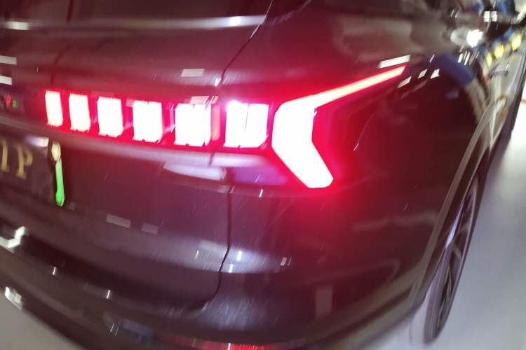 Used Lynk & Co 09 EM-P 2021 2.0T PHEV Halo Six-Seater
