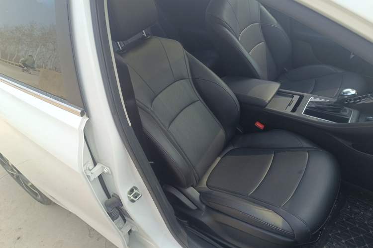 Used Roewe i5 2023 1.5L CVT Luxury Edition