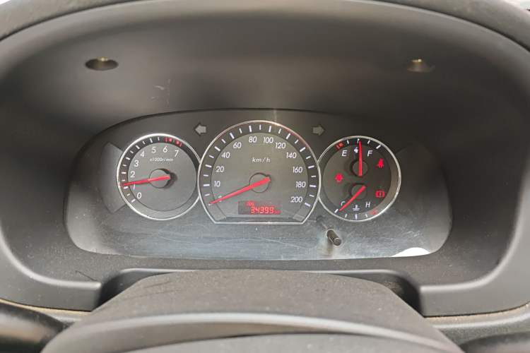 Used CHANGAN Alsvin V3 2012 1.3L Manual Luxury Version China IV Standard
