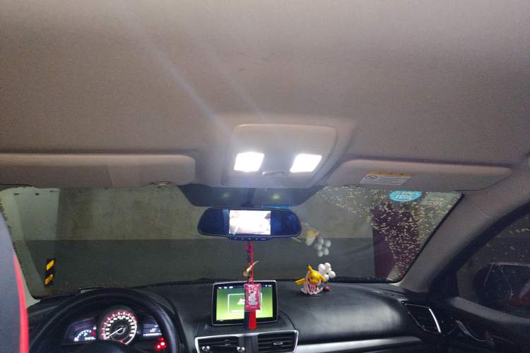 Used Mazda 3 Axela 2016 Sedan 1.5L Automatic Comfort Model