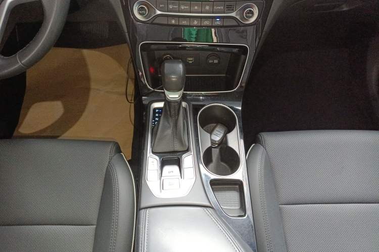 Used Hyundai Tucson 2019 280TGDi Dual-Clutch Two-Wheel Drive Fashion Edition China VI Standard Gear Lever