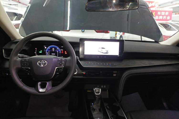 Used Toyota Camry 2024 Dual-Motor 2.0 HGVP Luxury Edition
