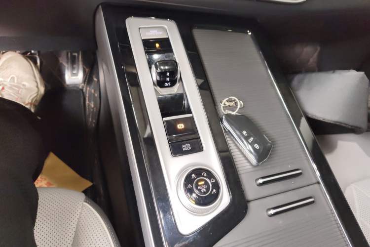 Used Volkswagen Tavendor 2023 380TSI Four-Wheel Drive R-Line Cruise Edition