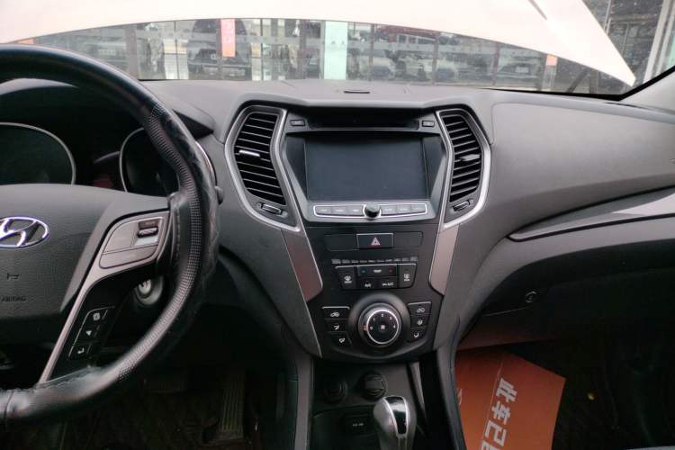 Used Hyundai Santa Fe 2015 2.4L Automatic Two-Wheel Drive Comfort Edition 5 Seats