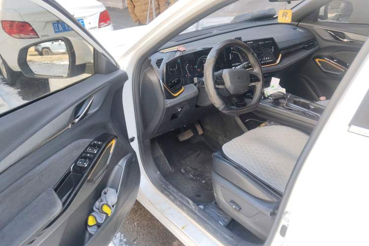 Used CHANGAN OSHAN X5 PLUS 2023 1.5T DCT Excellence Edition Driver Seat