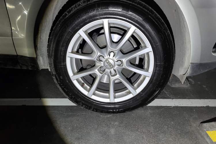 Used Audi Q5 2015 40 TFSI Trendy Edition Right Front Wheel Hub