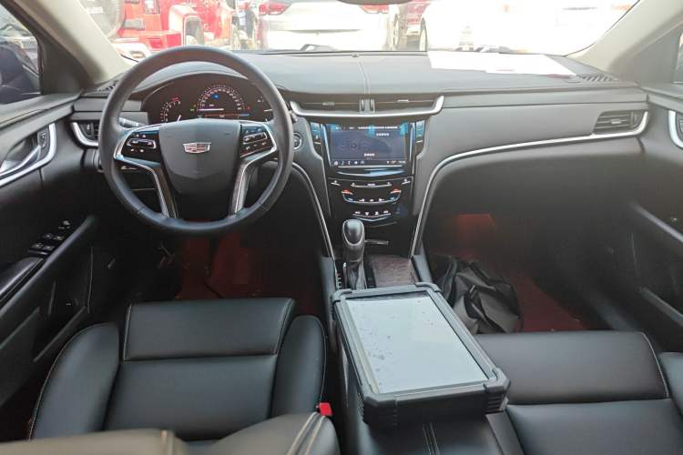 Used Cadillac XTS 2018 28T Tech Edition Center Console