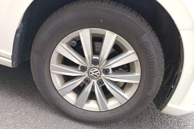 Used Volkswagen Lavida 2019 1.5L Automatic Fashion Edition China VI Right Front Wheel Hub