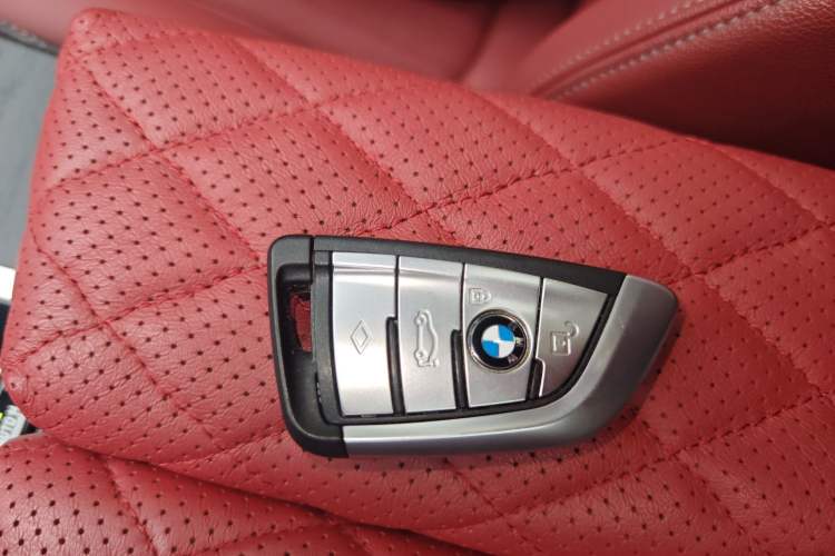 Used BMW 5 Series 2022 Restyled 530Li Leading Edition M Sport Package Vehicle Key