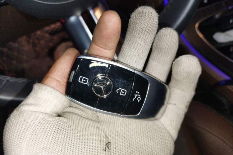 Used Mercedes-Benz E-Class New Energy 2022 Restyled E 350 e L Plug-in Hybrid Sports Sedan Vehicle Key