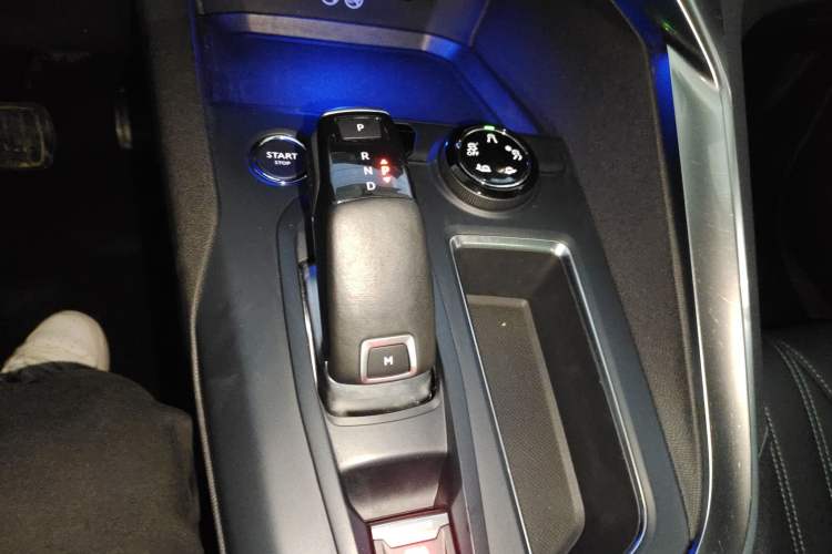 Used Peugeot 4008 2021 360THP Technology Edition Gear Lever