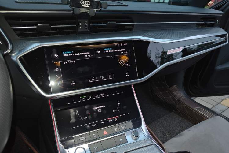 Used Audi A6L New Energy 2020 55 TFSI e quattro Audio And AC Panel