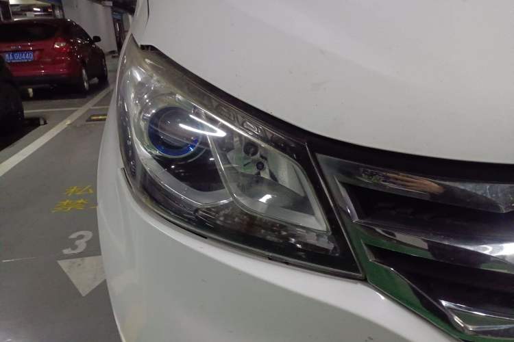 Used SAIC MAXUS G10 2014 2.0T Automatic Elite Edition
